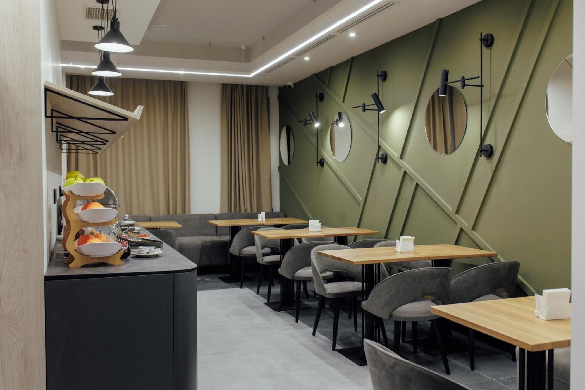 Select Hotel Lviv Luaran gambar
